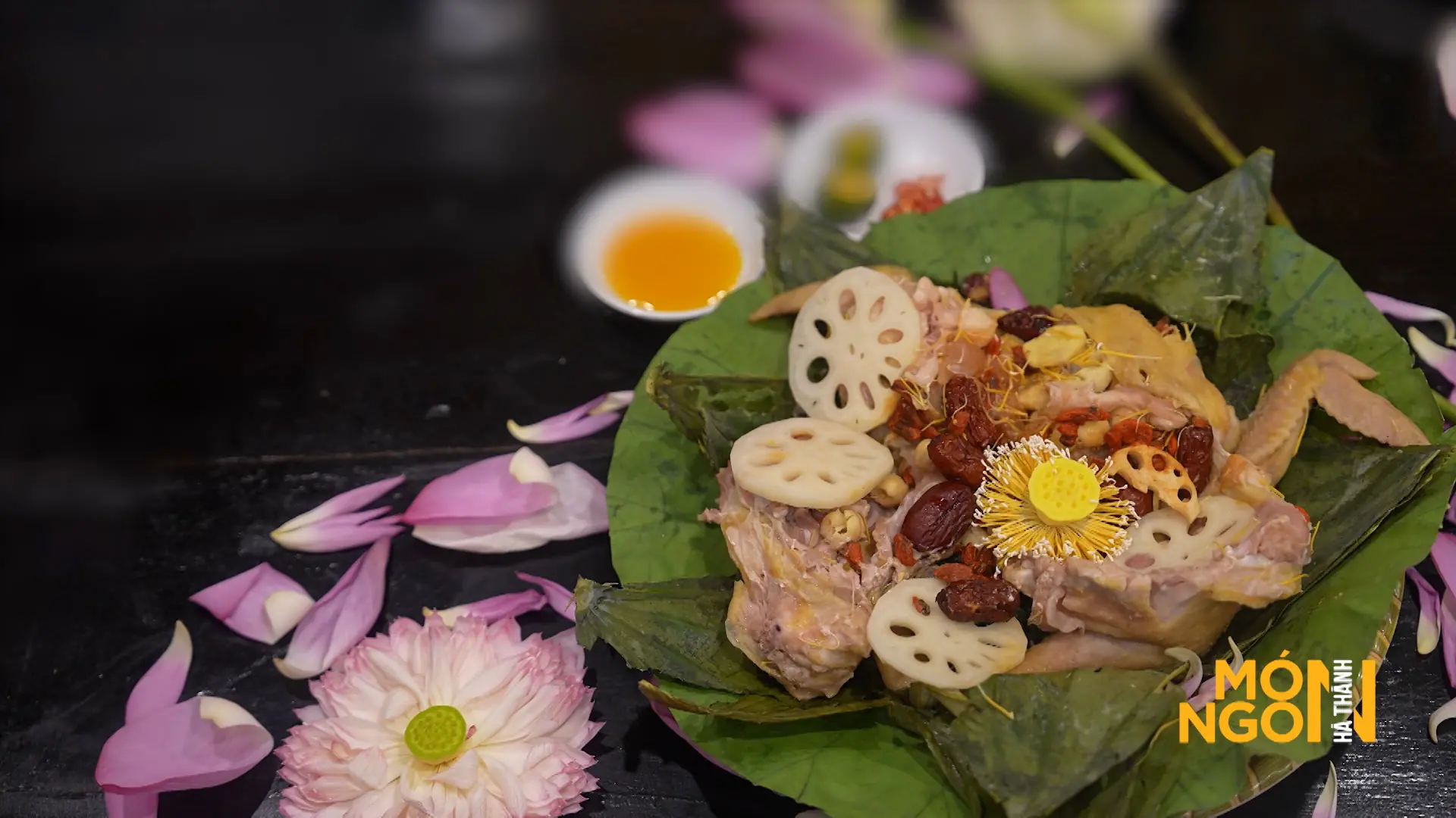 Gà hấp lá sen | Món ngon ở Hà Thành | 08/08/2025